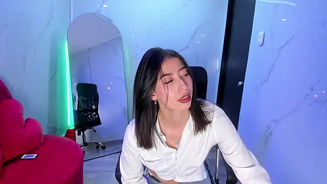 LilithCooperr  online show from September 20, 10:52 pm