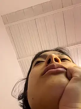 littlemelii online show from May 17, 3:33 pm