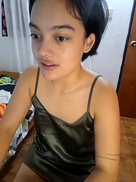 littlemelii online show from April 13, 6:41 pm