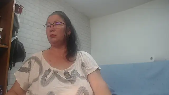 EmmaSquirt online show from December 14, 9:31 pm