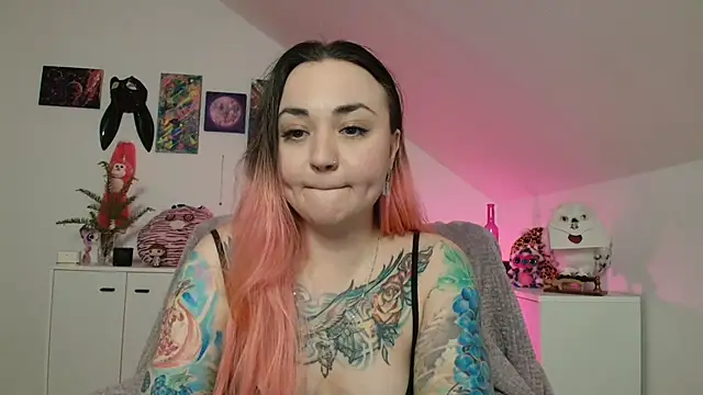 PinkHurricaneOfficial online show from April 14, 4:29 pm