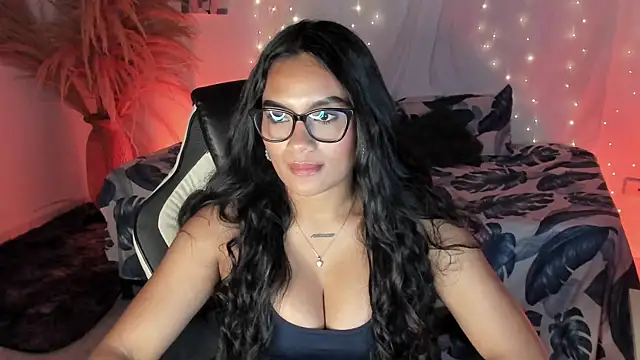 Riana Kean online show from April 11, 7:45 am