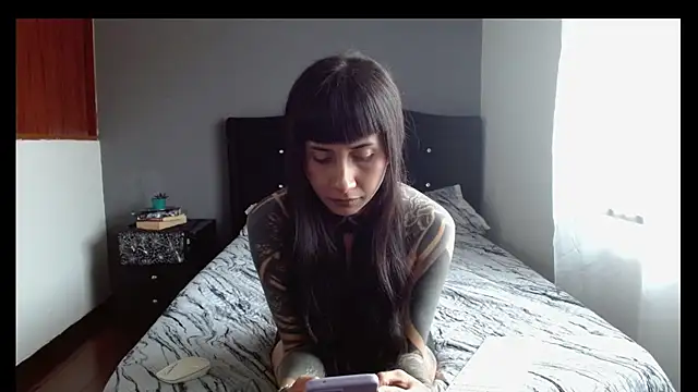 Emilia 1995 online show from March 5, 4:14 pm