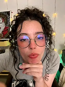 Snapshot of Antoniart_ chatting on October 20, 2:03 am Antoniart online show from October 20, 2:03 am