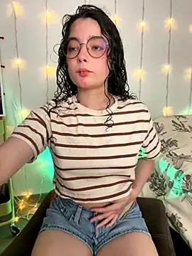 Snapshot of Antoniart_ chatting on October 12, 2:25 am Antoniart online show from October 12, 2:25 am