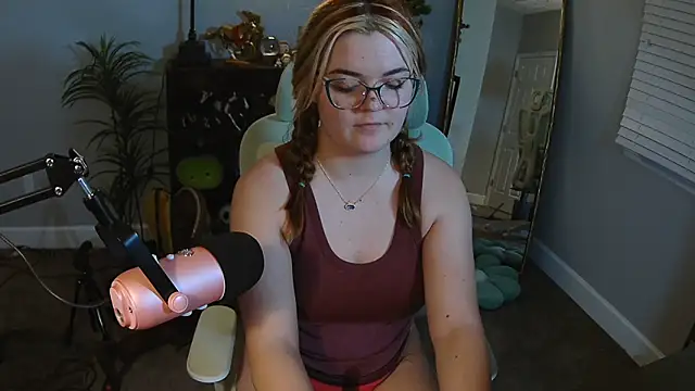 Briiantix online show from December 23, 3:32 am