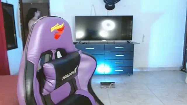 engielphoenis14 online show from March 5, 11:44 pm