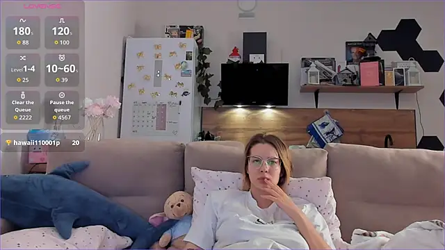 Girl alone home online show from November 24, 4:03 am