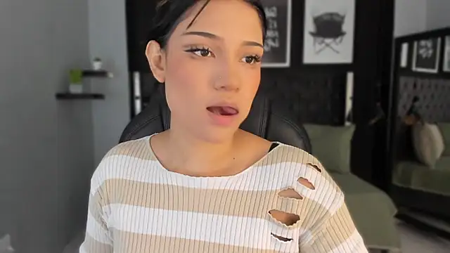 renee shelby  online show from February 25, 7:45 pm