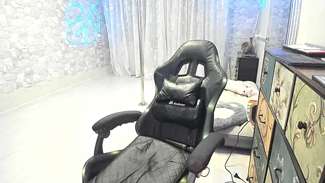 JessicaFamee online show from February 15, 12:35 am