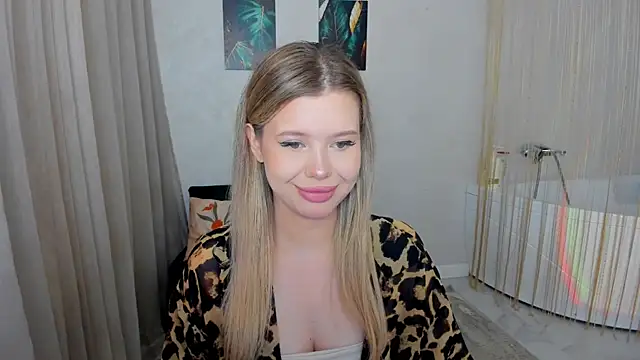 FollowLovee online show from June 24, 7:46 pm