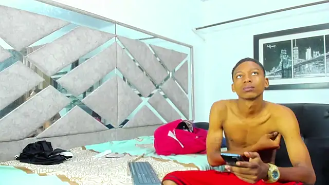 EvaxEmma online show from March 12, 1:14 pm