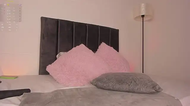 LynnSam  online show from November 1, 2:27 am