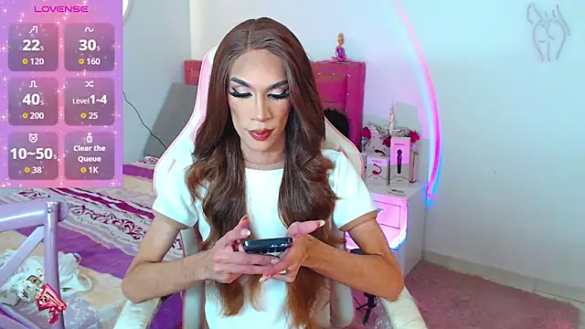 camila hootie online show from December 20, 9:41 pm