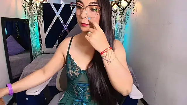 Karla hernandez  online show from September 25, 12:04 pm