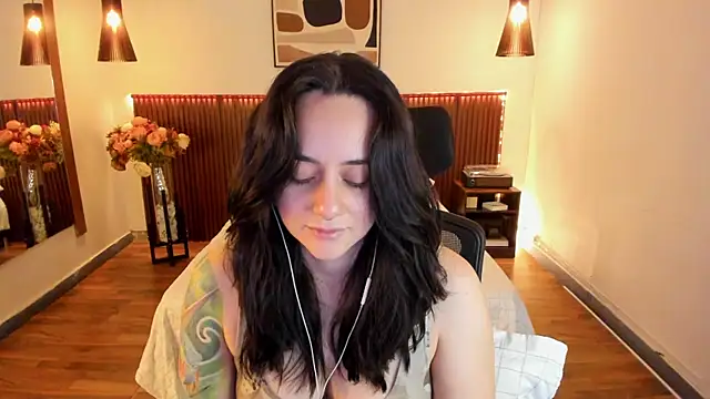 KatherineBond online show from June 24, 7:02 pm