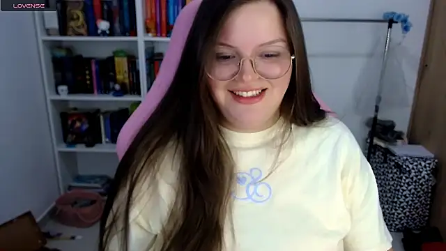 Snapshot of Gabiwaifu chatting on October 23, 11:44 pm Gabiwaifu online show from October 23, 11:44 pm
