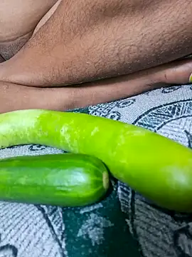 Snapshot of Priya_Bong chatting on September 19, 1:15 am Priya Bong online show from September 19, 1:15 am