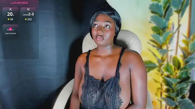 Almaahotxxx online show from April 16, 2:39 pm