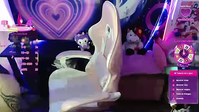 GamerCarrie online show from March 5, 9:38 am