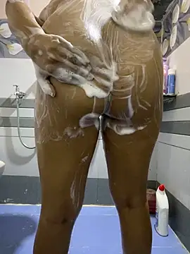 Snapshot of samayra124 chatting on September 9, 11:10 am samayra124 online show from September 9, 11:10 am