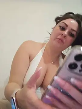 Britishbella online show from August 7, 9:33 pm