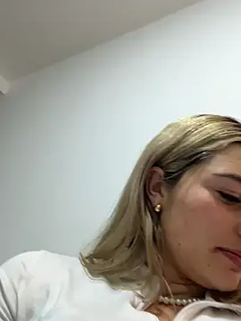 AtheneaRossi online show from February 22, 10:43 pm