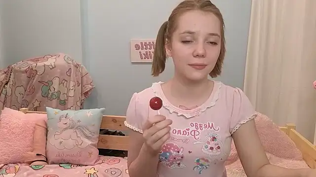 PrincessLittleKiki online show from January 8, 2:15 am