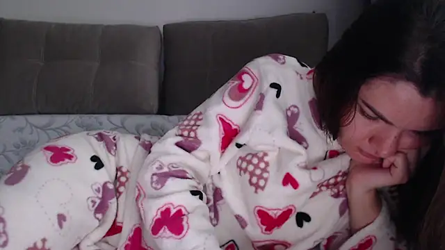  JustmeHere  online show from October 14, 9:45 am