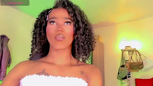 naomy  xx online show from April 24, 3:09 am