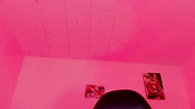 naomy  xx online show from October 3, 3:00 am