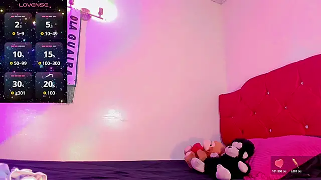 naomy  xx online show from December 3, 3:09 am