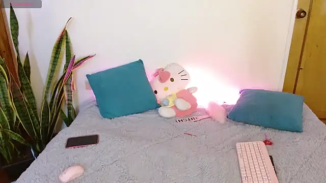 kittycatw online show from November 26, 2:18 pm