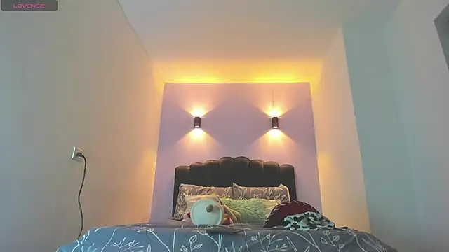 Sofia Clauss  online show from November 2, 2:48 am