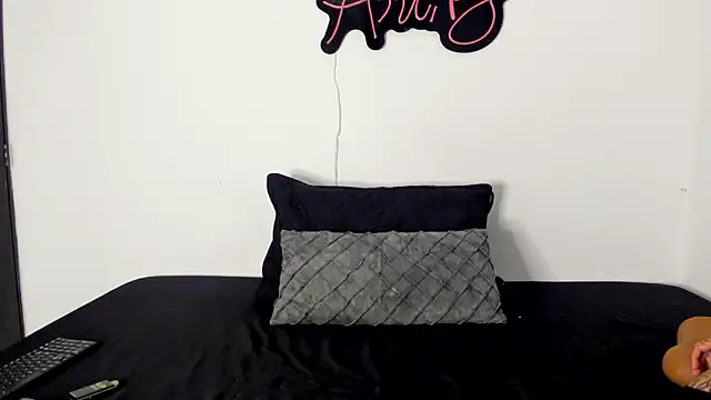 Snapshot of arii_barthon chatting on October 5, 7:57 am arii barthon online show from October 5, 7:57 am