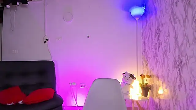 chloe blue online show from December 4, 11:23 am