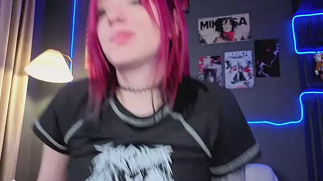 arielabradberry online show from April 2, 5:32 pm