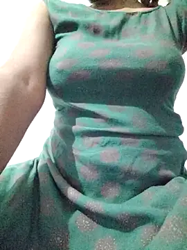 rituporna2004 online show from April 11, 3:59 pm