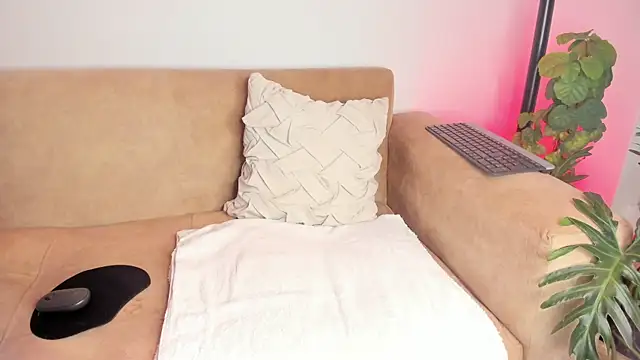 iam-ella18 online show from November 28, 1:08 am