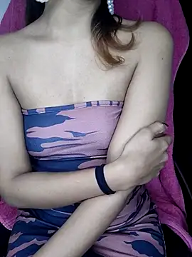 Snapshot of Leeeezzzz_roy chatting on September 13, 7:33 pm Leeeezzzz roy online show from September 13, 7:33 pm