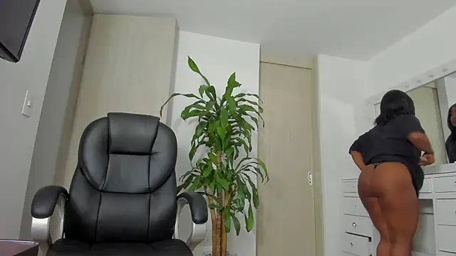 Snapshot of charlotte_tiller chatting on September 30, 6:41 am charlotte tiller online show from September 30, 6:41 am