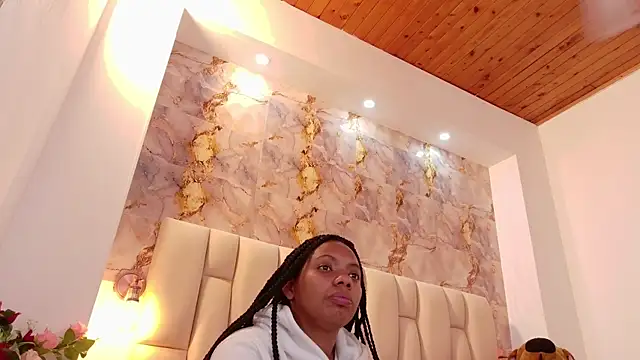 lia mariana online show from November 15, 1:34 pm