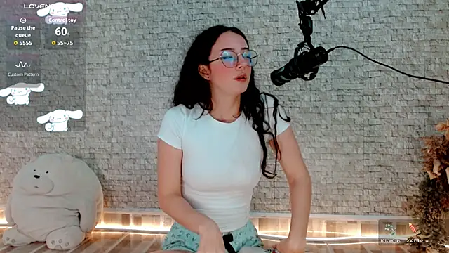 emma unu online show from January 14, 2:49 am