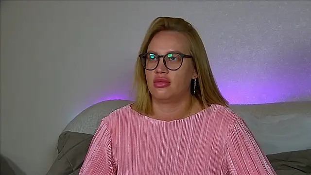 MariaNeumann online show from October 19, 6:43 pm