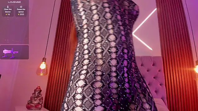 Sophia turneer online show from November 16, 1:18 am