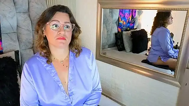 Snapshot of charlotte__G chatting on October 20, 1:58 pm charlotte G online show from October 20, 1:58 pm