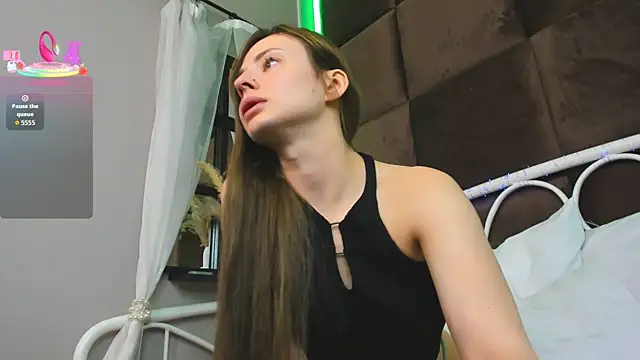 PollyMillees online show from June 24, 1:43 pm