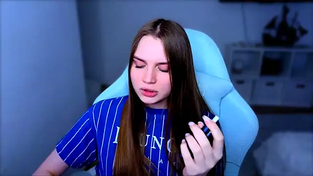 StellaLawless online show from December 18, 11:09 pm