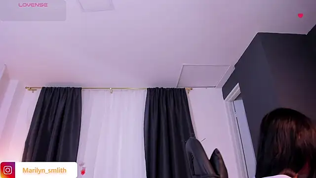 MarilynSmIith online show from November 6, 11:49 am