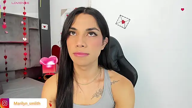 MarilynSmIith online show from February 11, 12:50 pm